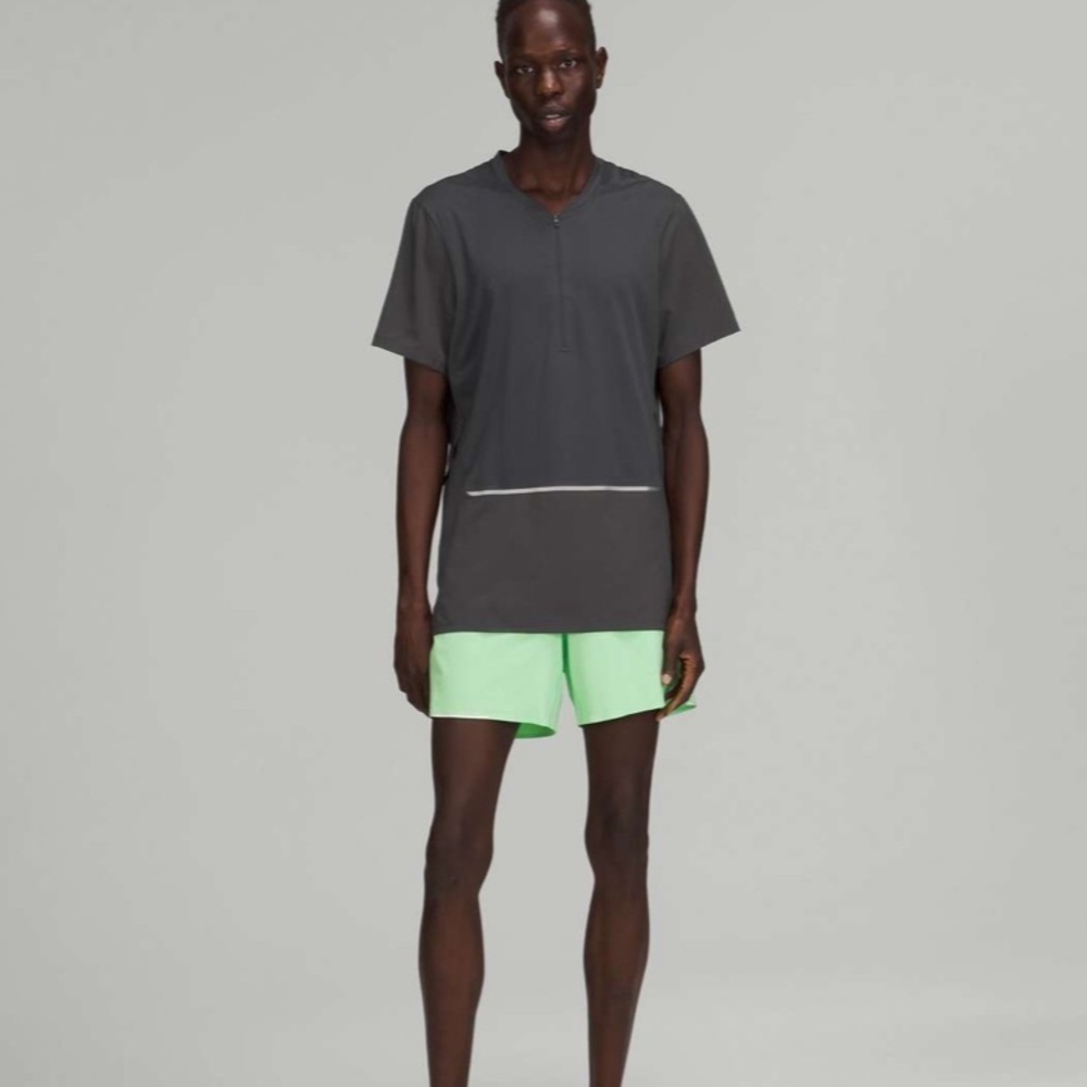 Lululemon All Terrain Short Sleeve
Shirt Men’s Size XL